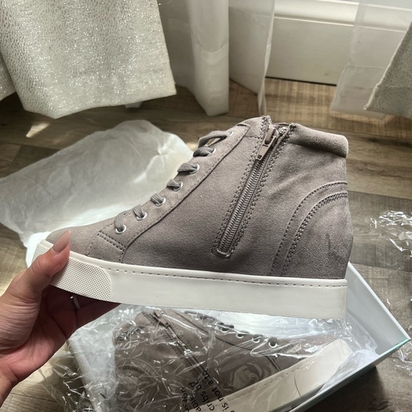 High top sneakers - Picture 2 of 3